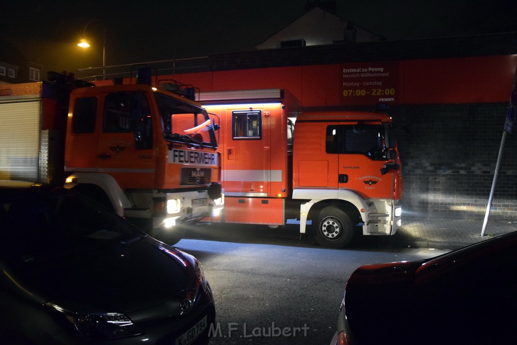 Feuer Papp Presscontainer Koeln Hoehenberg Bochumerstr P159.JPG - Miklos Laubert